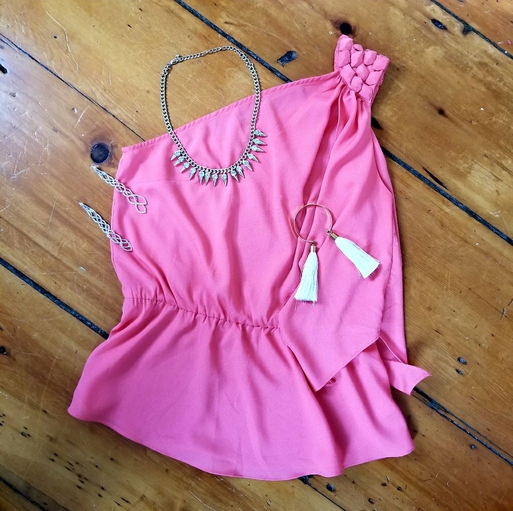 One-shoulder Ruffled Blouse